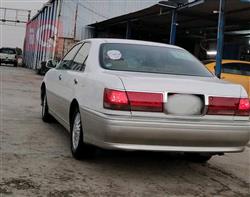 تۆیۆتا کراون